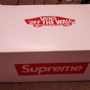 VAN'S/  SUPREME